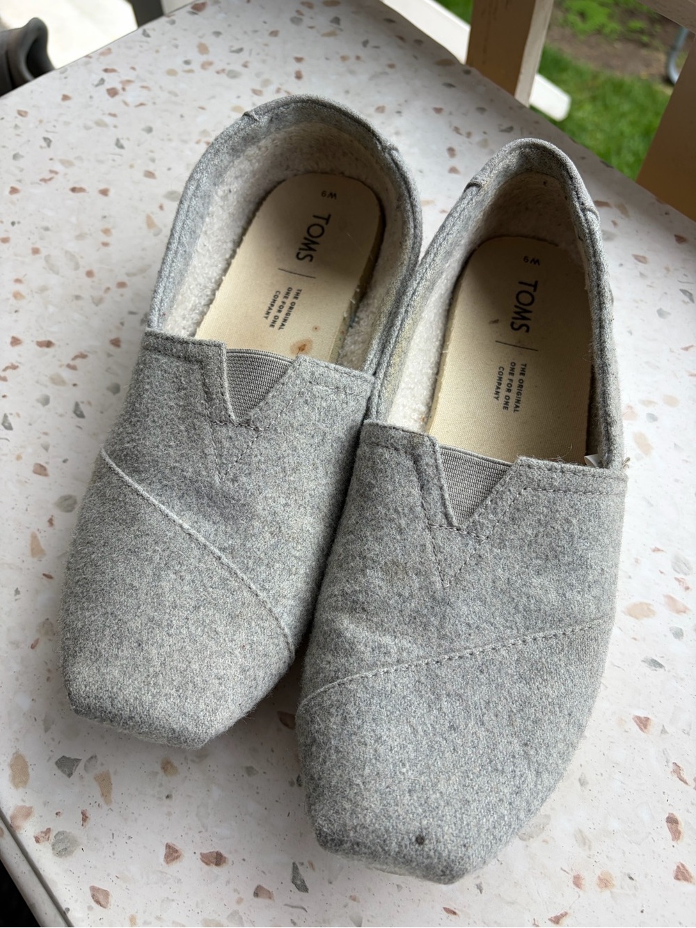 Toms Grey Alpargate Classic Slip-On Loafers in Light Gray Wool